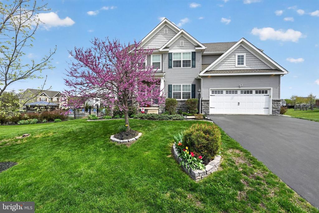 34 FURLONG RD, Douglassville, PA 19518