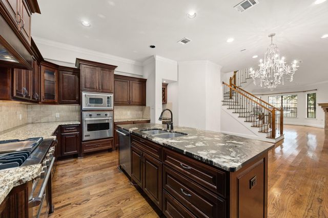 2409 Commonwealth Street, Houston, TX 77006
