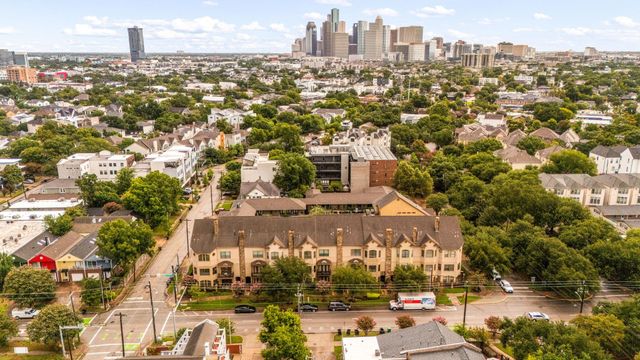 2409 Commonwealth Street, Houston, TX 77006