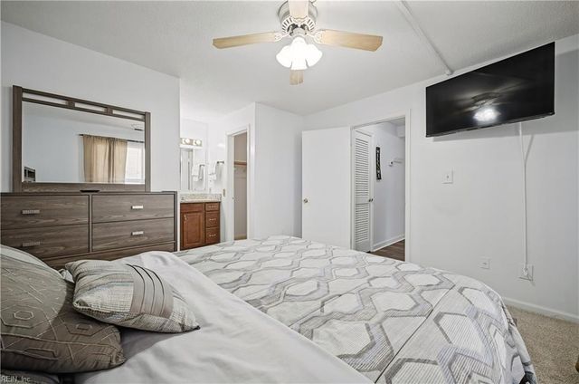 562 Candle Ln Apt 103, Newport News, VA 23608