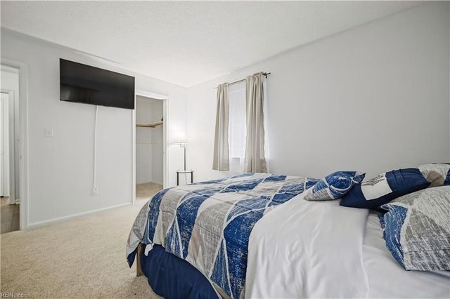 562 Candle Ln Apt 103, Newport News, VA 23608