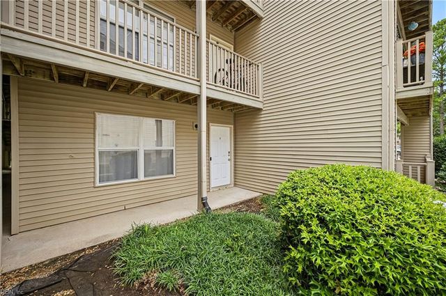 562 Candle Ln Apt 103, Newport News, VA 23608