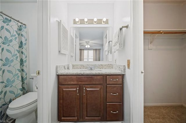562 Candle Ln Apt 103, Newport News, VA 23608