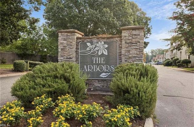 562 Candle Ln Apt 103, Newport News, VA 23608