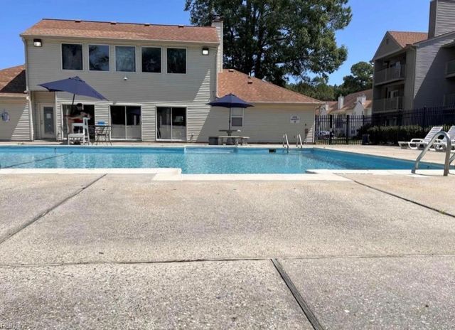 562 Candle Ln Apt 103, Newport News, VA 23608