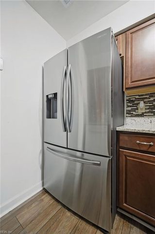 562 Candle Ln Apt 103, Newport News, VA 23608