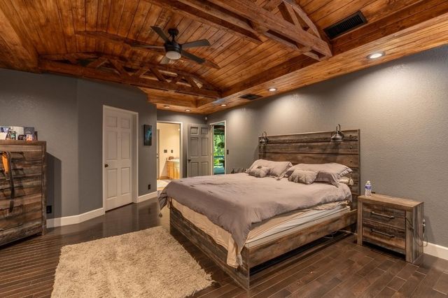 1305 River Rd, Modesto, CA 95351