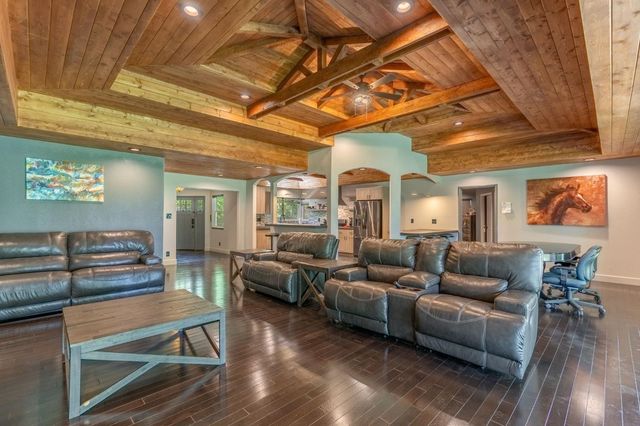 1305 River Rd, Modesto, CA 95351