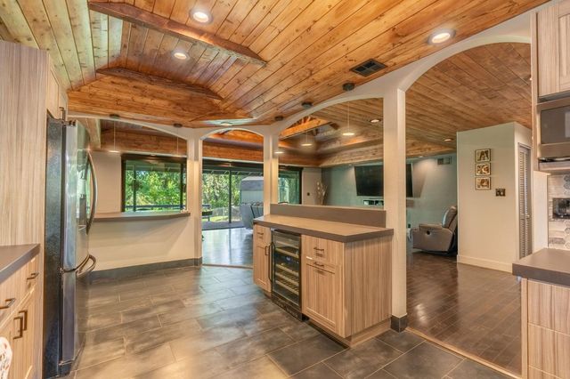 1305 River Rd, Modesto, CA 95351