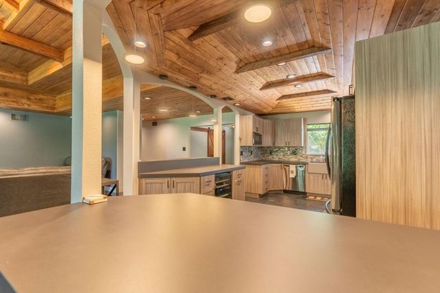 1305 River Rd, Modesto, CA 95351