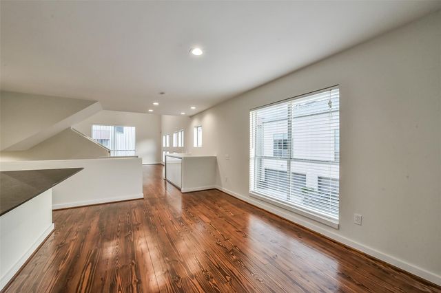 355 Sydnor Street, Houston, TX 77020