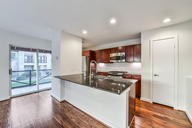 355 Sydnor Street, Houston, TX 77020
