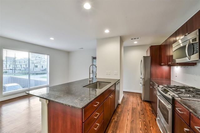 355 Sydnor Street, Houston, TX 77020
