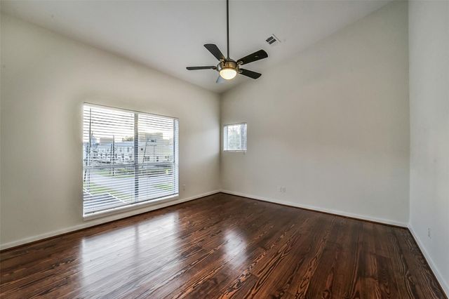 355 Sydnor Street, Houston, TX 77020