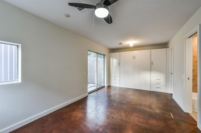 355 Sydnor Street, Houston, TX 77020