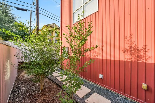 355 Sydnor Street, Houston, TX 77020