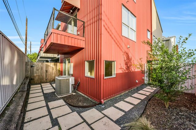 355 Sydnor Street, Houston, TX 77020
