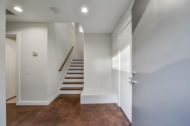 355 Sydnor Street, Houston, TX 77020
