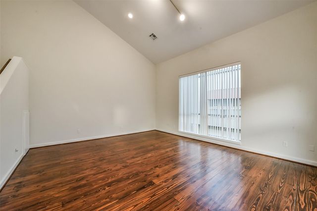 355 Sydnor Street, Houston, TX 77020