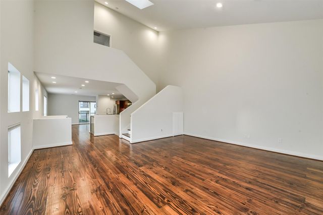 355 Sydnor Street, Houston, TX 77020