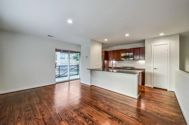 355 Sydnor Street, Houston, TX 77020