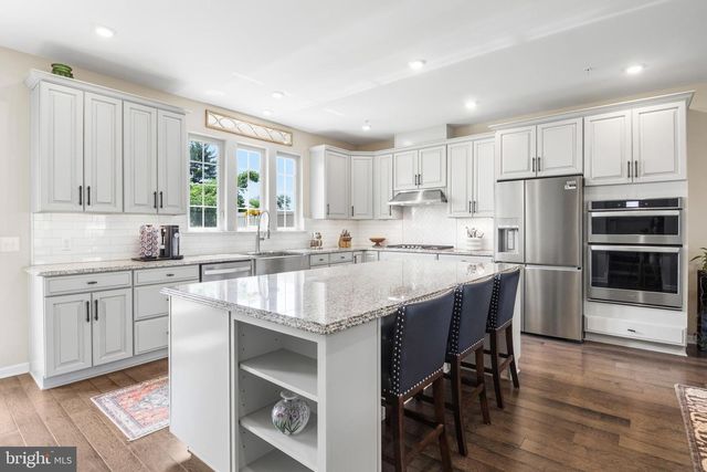 406 TALL OAKS DR, Warminster, PA 18974