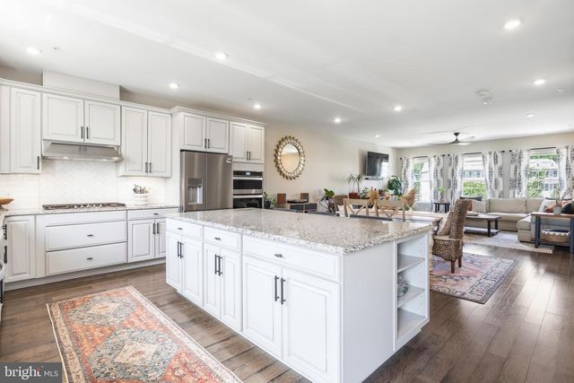 406 TALL OAKS DR, Warminster, PA 18974