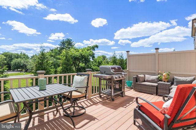 406 TALL OAKS DR, Warminster, PA 18974