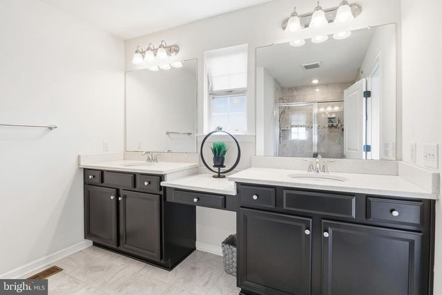 406 TALL OAKS DR, Warminster, PA 18974