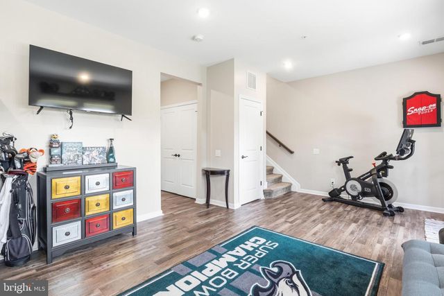 406 TALL OAKS DR, Warminster, PA 18974