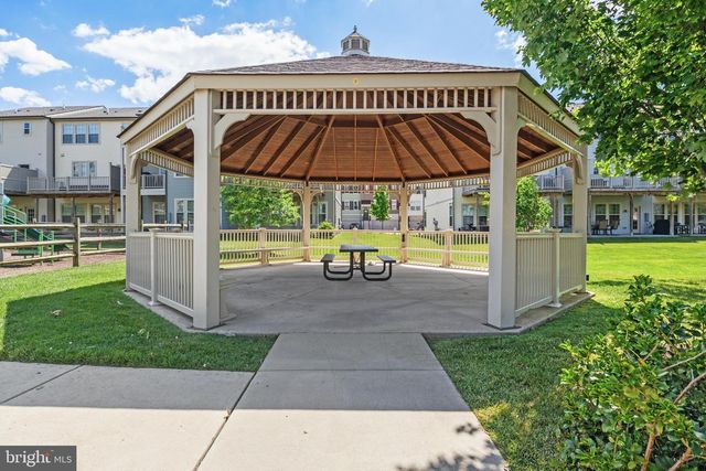 406 TALL OAKS DR, Warminster, PA 18974