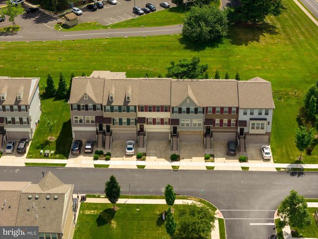406 TALL OAKS DR, Warminster, PA 18974