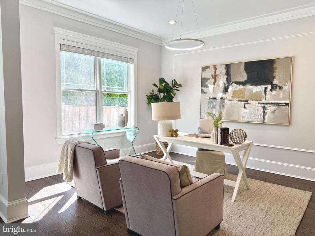 Image 16 of property listing at 11000 LUXMANOR ROAD, North Bethesda, MD 20852