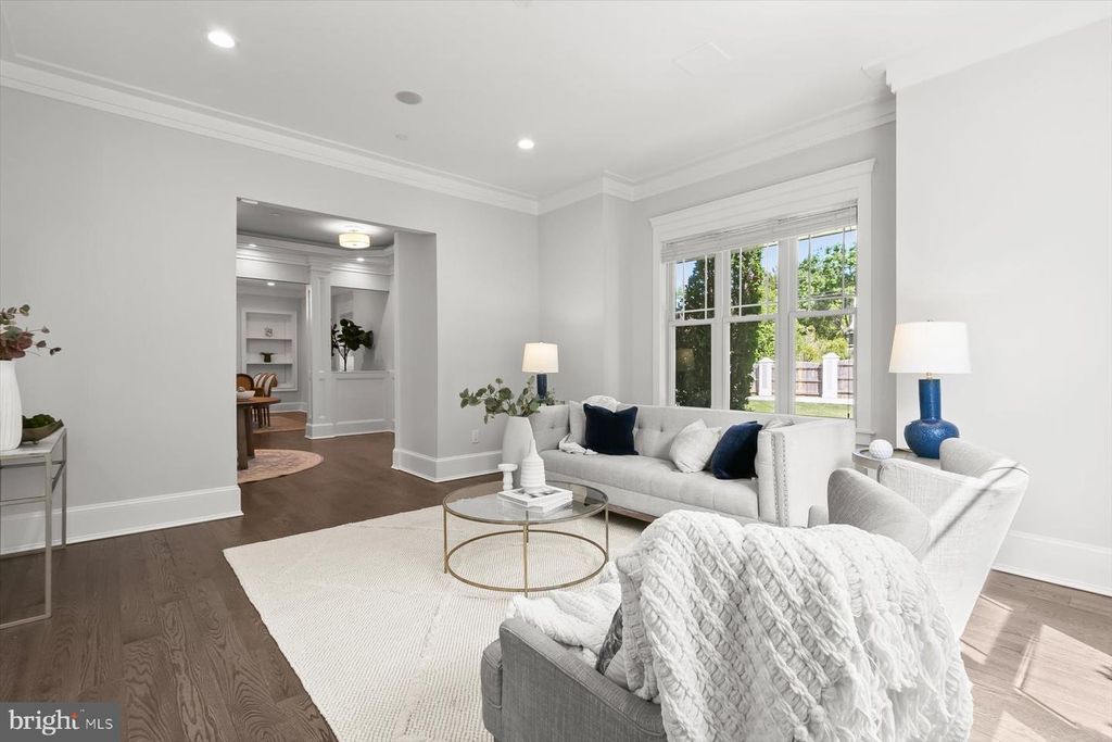 Image 18 of property listing at 11000 LUXMANOR ROAD, North Bethesda, MD 20852