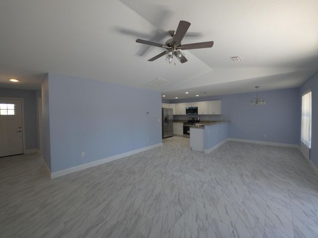 450 Kemper Avenue, Lake Placid, FL 33852