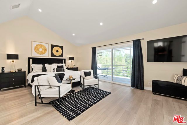 21490 Arcos Drive, Woodland Hills (los Angeles), CA 91364