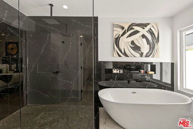 21490 Arcos Drive, Woodland Hills (los Angeles), CA 91364