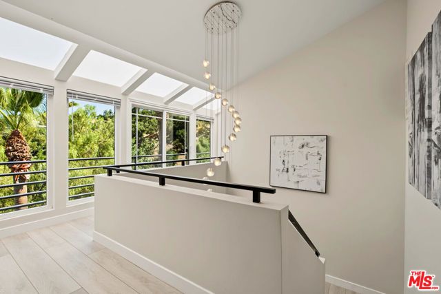 21490 Arcos Drive, Woodland Hills (los Angeles), CA 91364