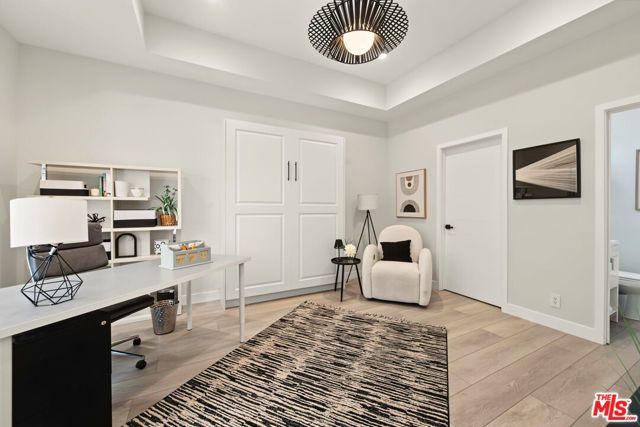 21490 Arcos Drive, Woodland Hills (los Angeles), CA 91364