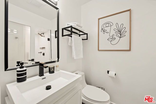 21490 Arcos Drive, Woodland Hills (los Angeles), CA 91364