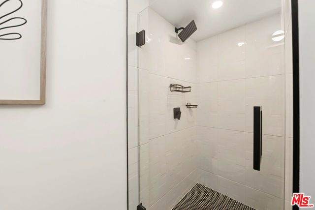 21490 Arcos Drive, Woodland Hills (los Angeles), CA 91364