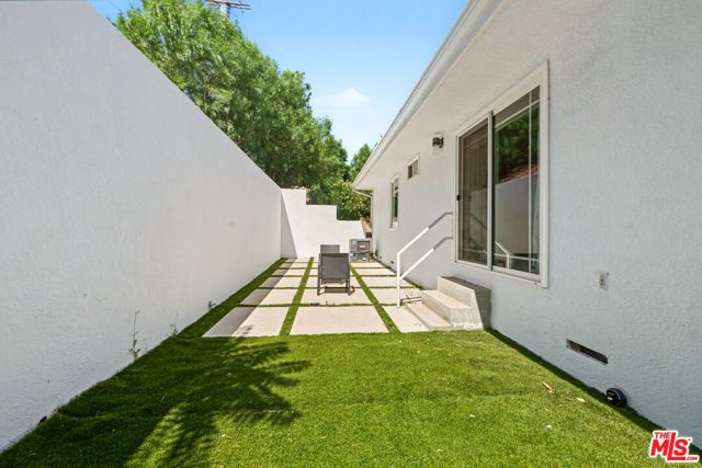 21490 Arcos Drive, Woodland Hills (los Angeles), CA 91364