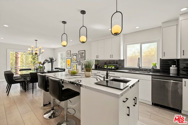 21490 Arcos Drive, Woodland Hills (los Angeles), CA 91364