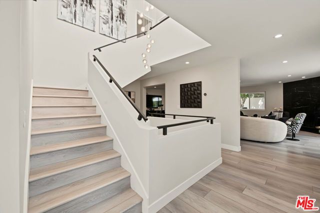 21490 Arcos Drive, Woodland Hills (los Angeles), CA 91364