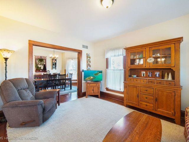 313 N Raynor Avenue, Joliet, IL 60435