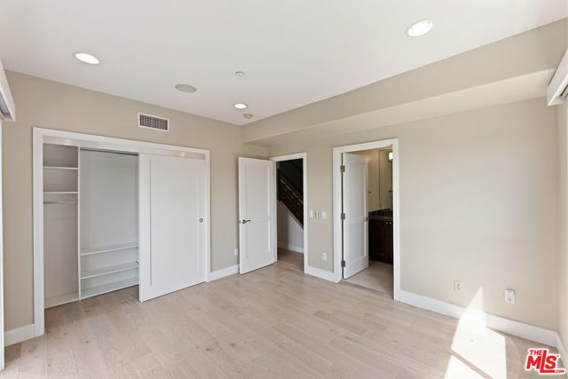 438 Arnaz Drive 106, Los Angeles, CA 90048