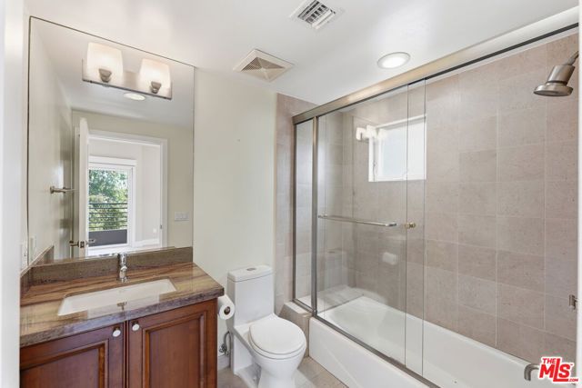 438 Arnaz Drive 106, Los Angeles, CA 90048