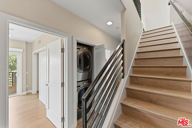 438 Arnaz Drive 106, Los Angeles, CA 90048