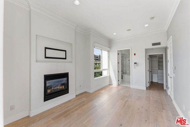 438 Arnaz Drive 106, Los Angeles, CA 90048