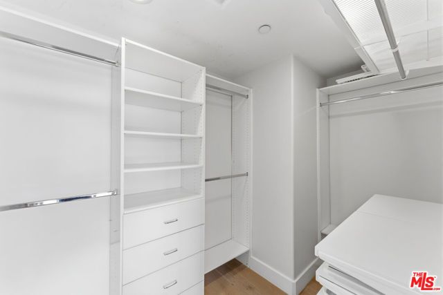 438 Arnaz Drive 106, Los Angeles, CA 90048